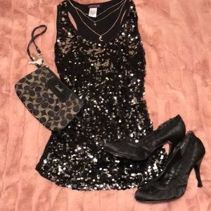 Sequin tank